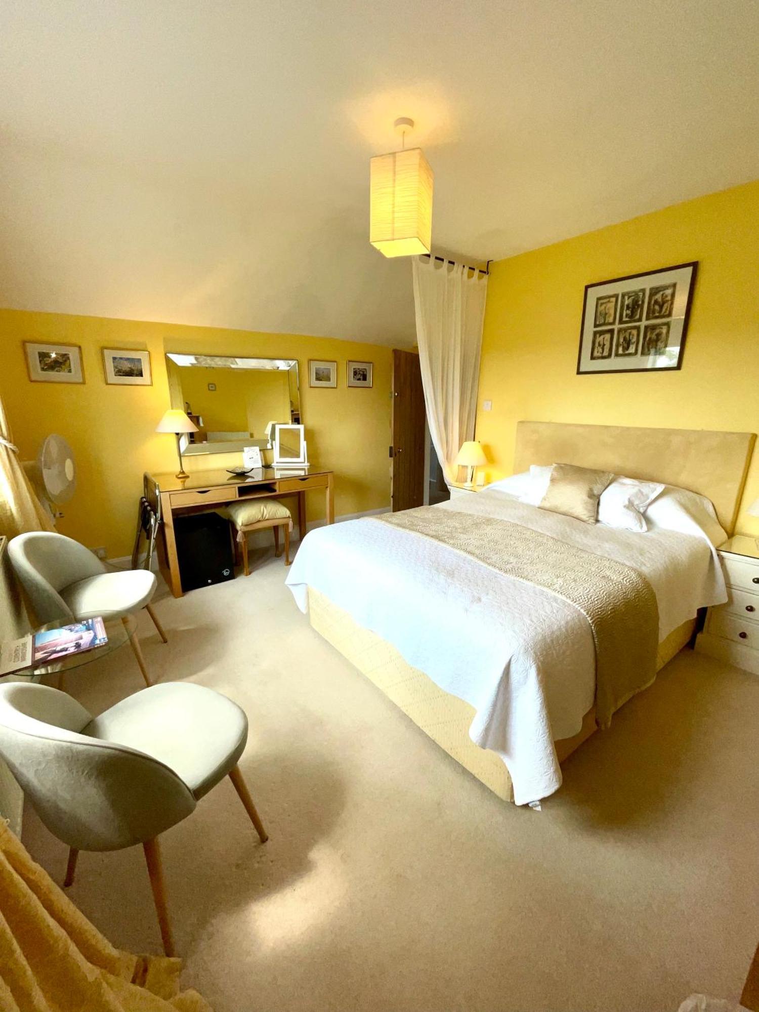 Shakespeare's View 5* Snitterfield
